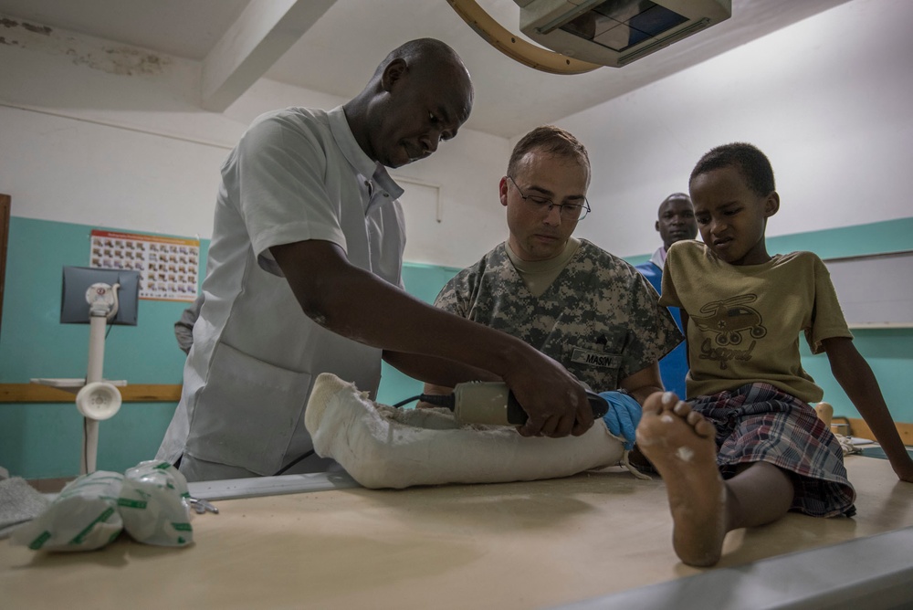 American, Chadian medical professionals partner to treat patients, hone skills