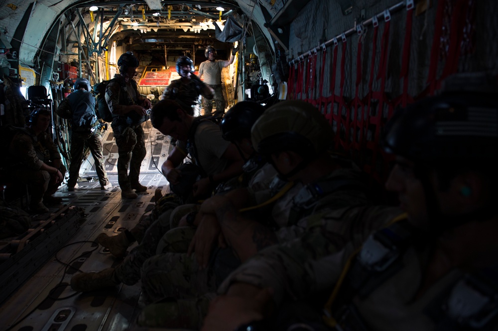 82nd ERQS Conducts Static-line Jump