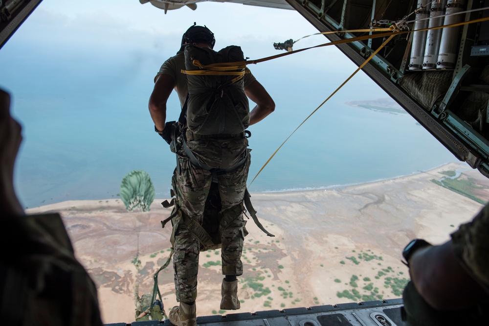 82nd ERQS Conducts Static-line Jump