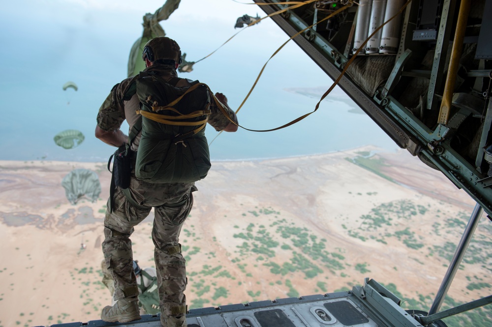 82nd ERQS Conducts Static-line Jump