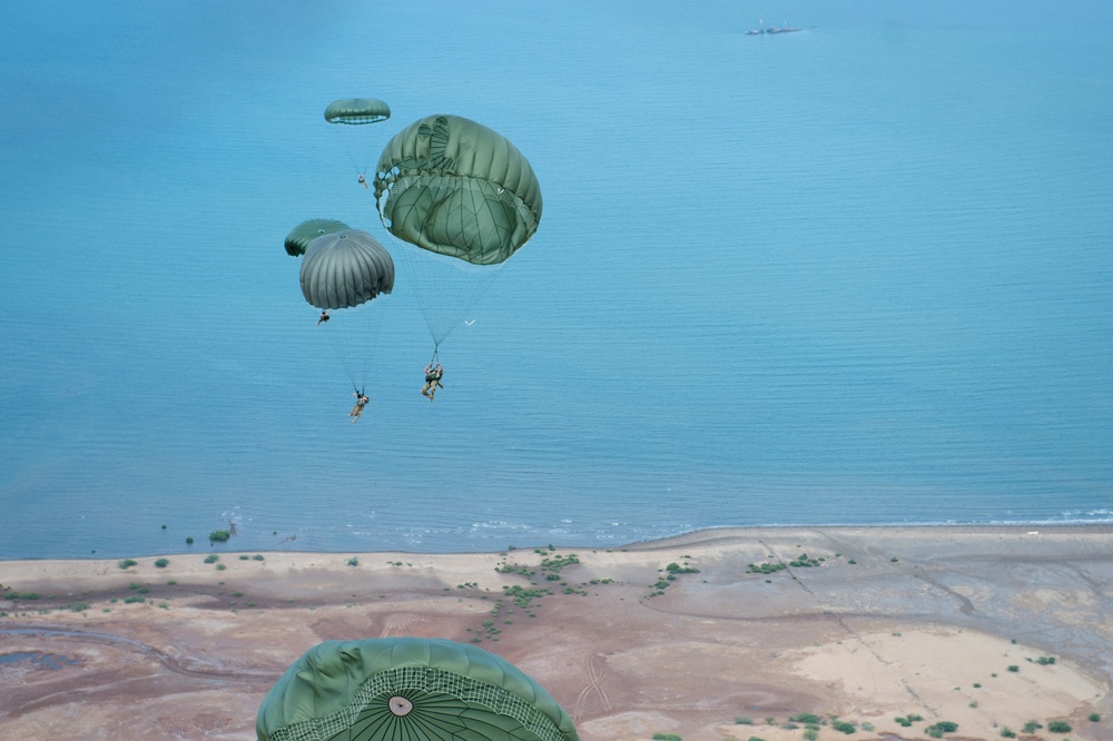 82nd ERQS Conducts Static-line Jump
