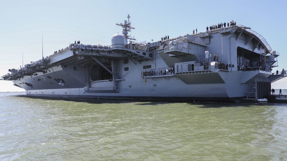 USS Abraham Lincoln (CVN 72) Begins Sea Trials