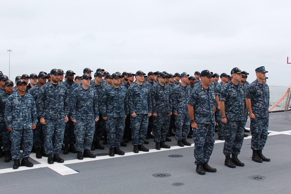 USS Montgomery Holds Exchange of Command