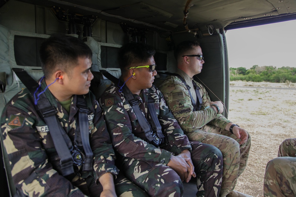 U.S. Soldiers conduct flight ops during Balikatan 2017