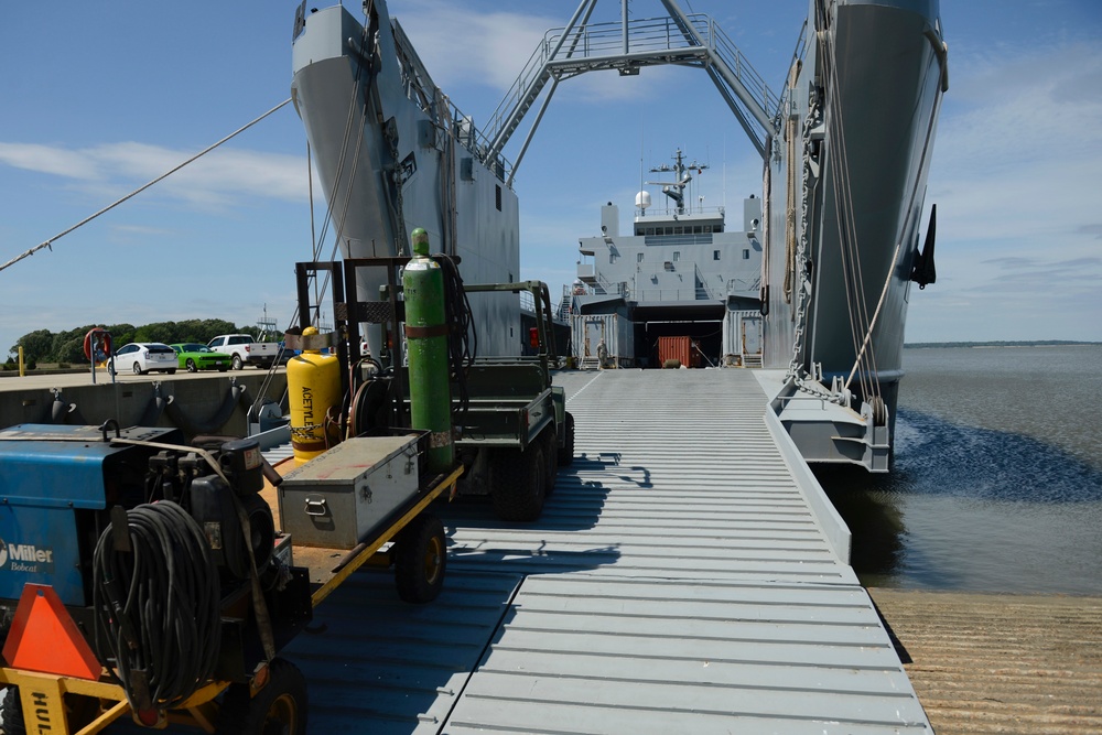 Army welders fuse their mark on Third Port