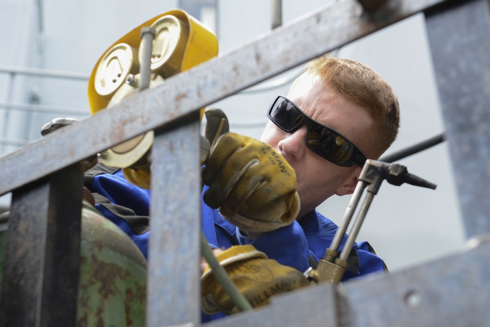 Army welders fuse their mark on Third Port