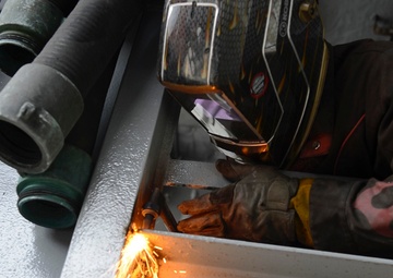 Army welders fuse their mark on Third Port