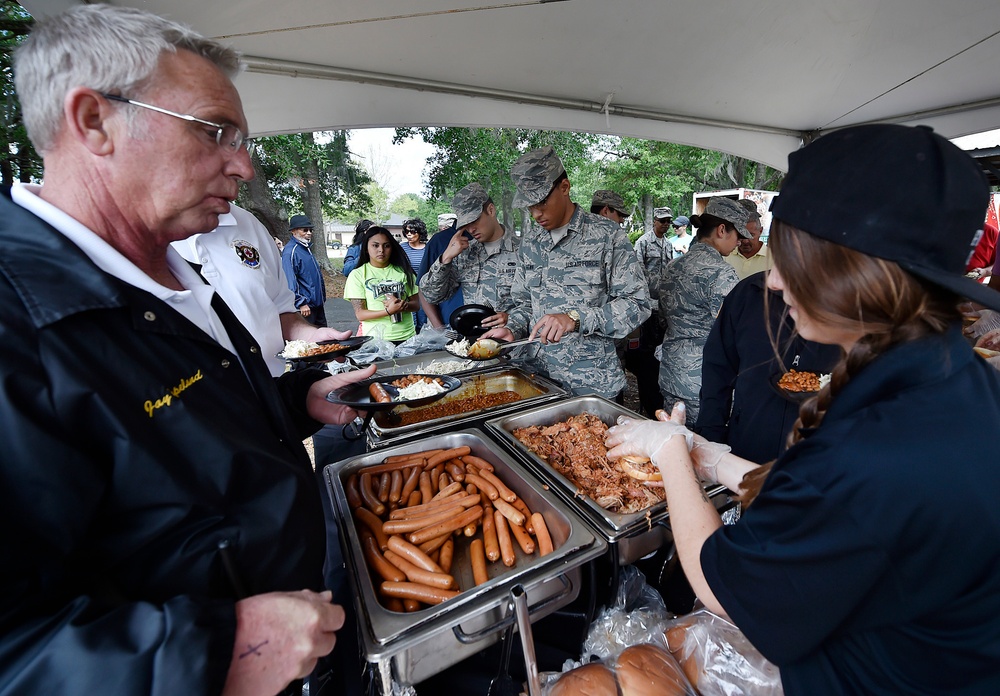 JB Charleston holds base picnic for service members, families