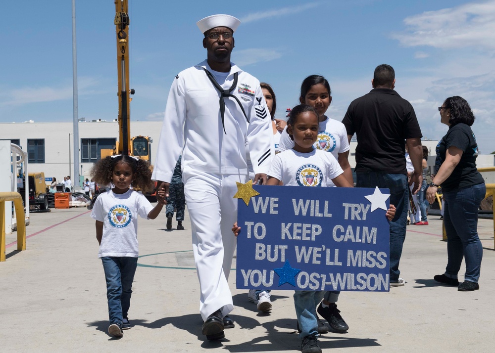 USS Lake Erie (CG 70) Deploys