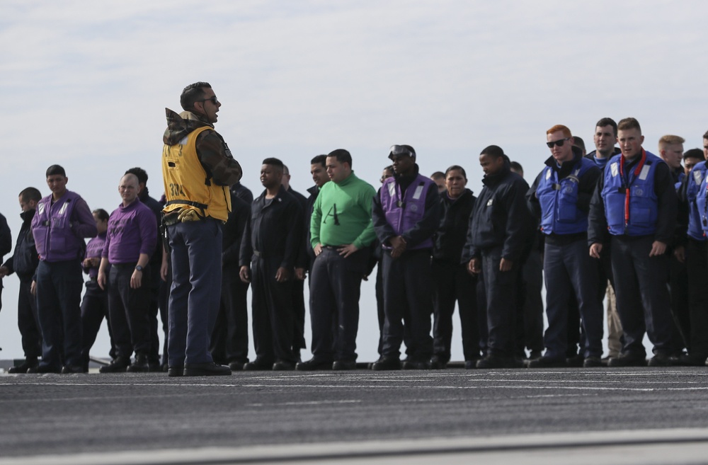 USS Abraham Lincoln Conducts Sea Trials