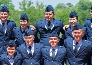 Shiny new Air Force 2LT's