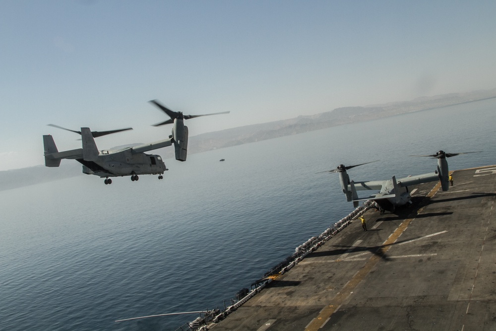 U.S. Marine V-22 Osprey ascends the USS Bataan during Eager Lion 17