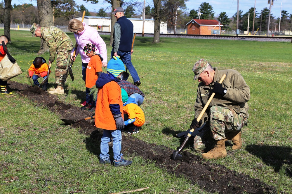 Fort McCoy observes Arbor Day with tree-planting event