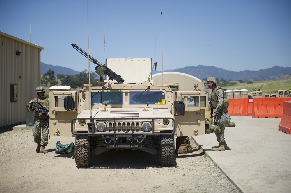 NMCB 4 &amp; CBMU at LSA Barnes
