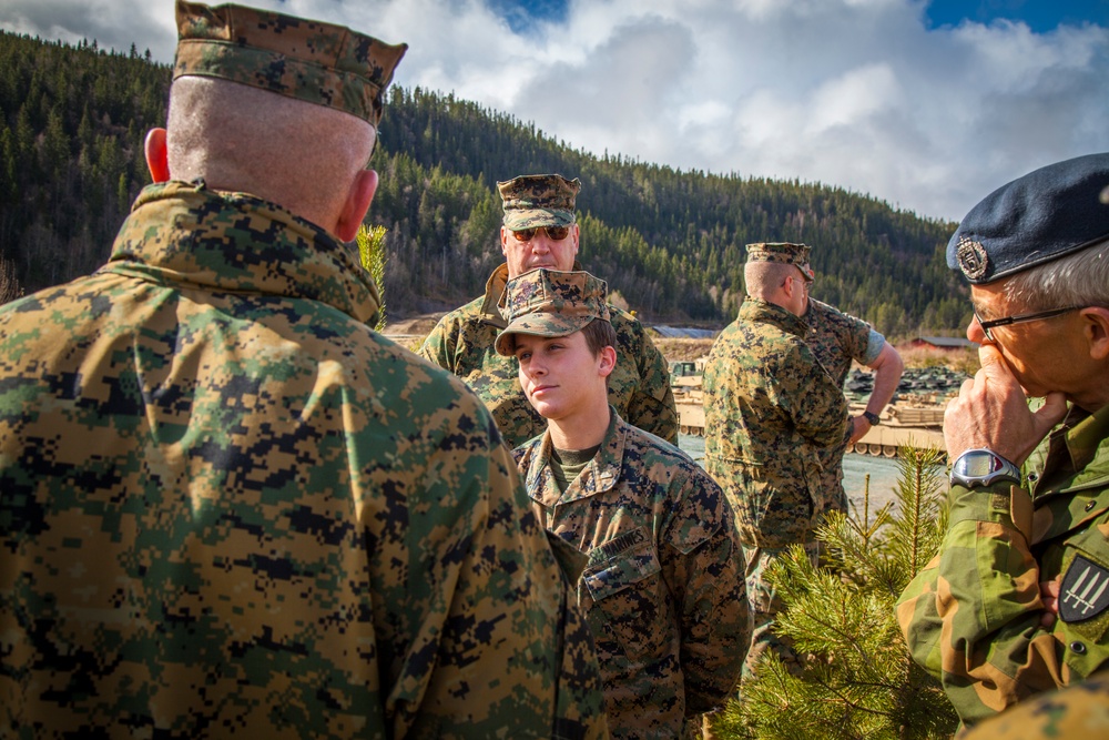 Marine Generals visit STRATMOBEX caves in Norway