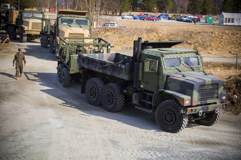 Marines assemble ground combat equipment from Norwegian caves during STRATMOBEX 17