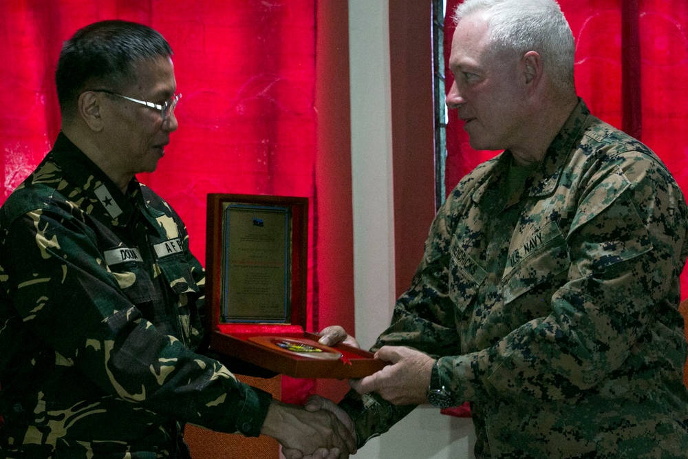 Philippine, U.S. chaplains discuss Balikatan efforts