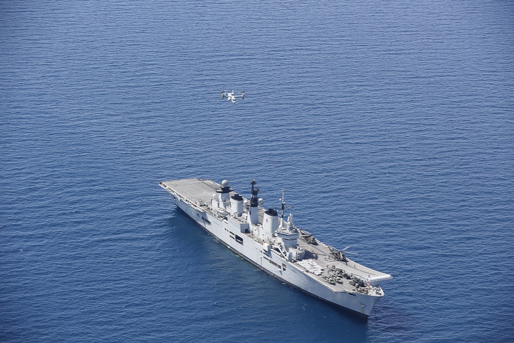 MV-22B Osprey lands aboard the HMS Illustrious