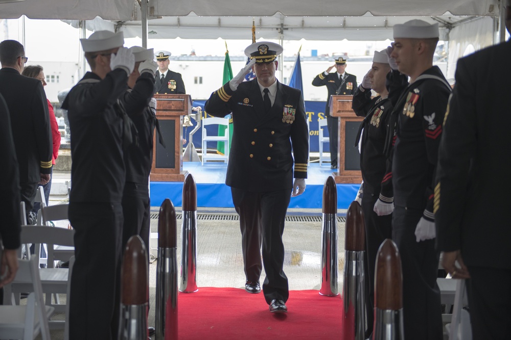 USS Connecticut Welcomes New Commanding Officer