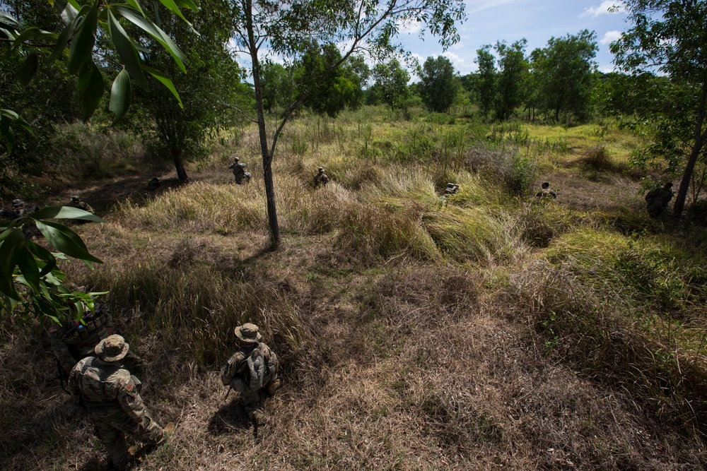 Philippine, U.S. service members practice patrolling