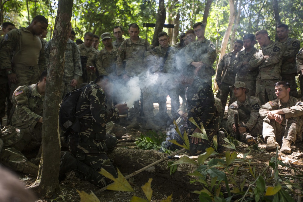 Philippine Special Forces teach U.S. Soldiers to survive in jungle