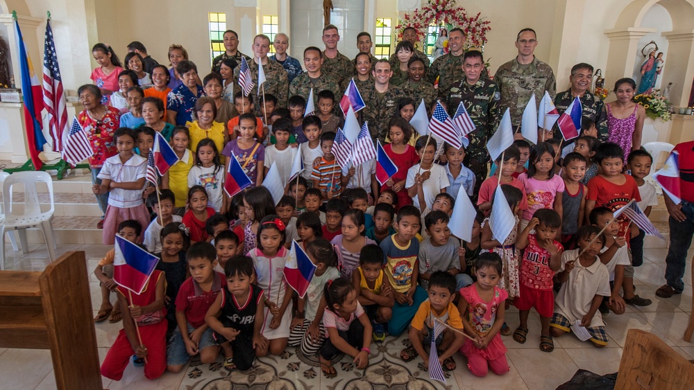 Eastern Samar welcomes service members to community