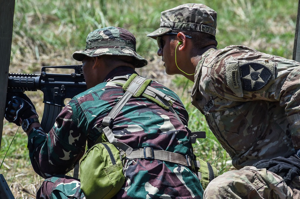 Philippine, U.S. service members conduct advance rifle marksmanship training