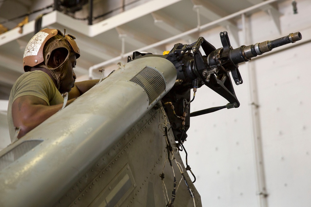 VMM-365 conducts routine maintenance