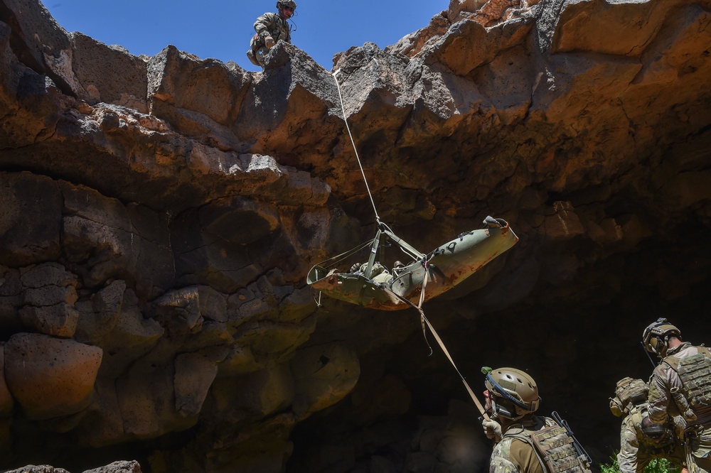 Joint SOF team performs high angle rescue during EL17