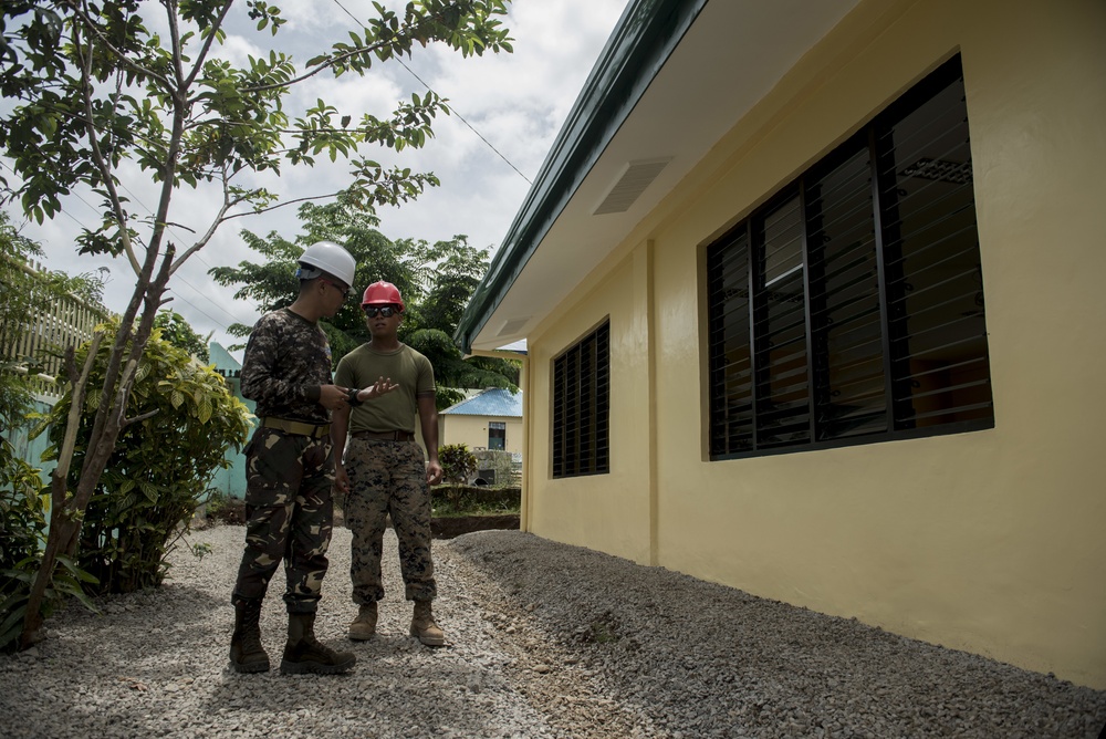 Balikatan engineers build friendships at Don Carlos