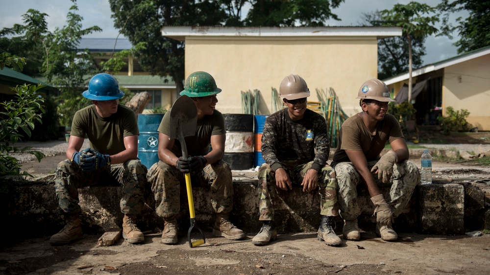 Balikatan engineers build friendships at Don Carlos