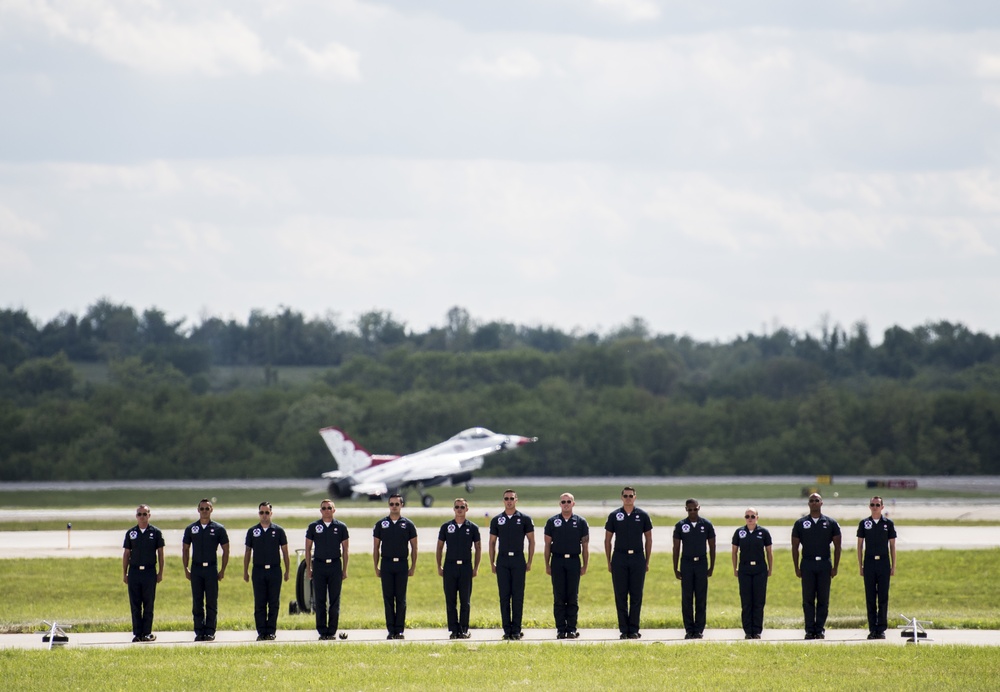 Thunderbirds perform at Wings over Pittsburgh Airshow