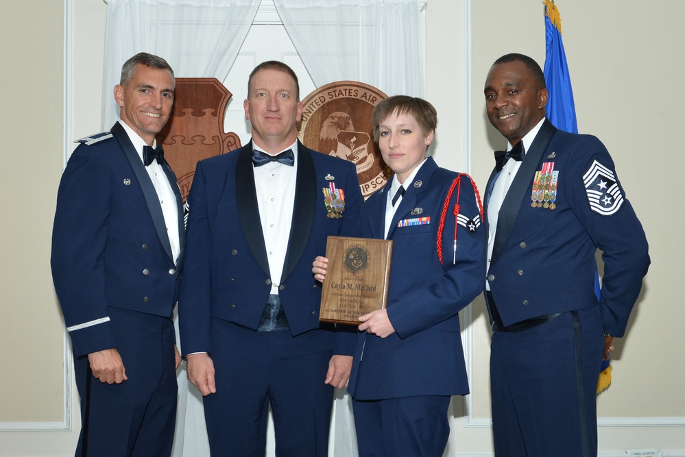 ALS Class 17-4 graduates