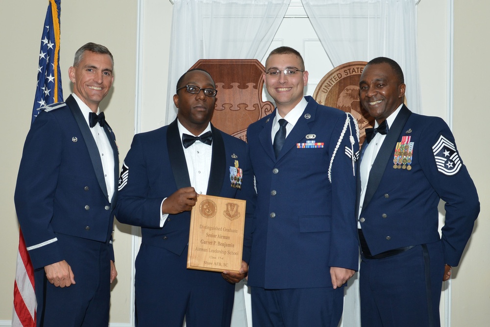 ALS Class 17-4 graduates