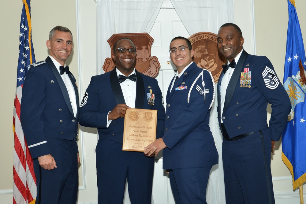 ALS Class 17-4 graduates