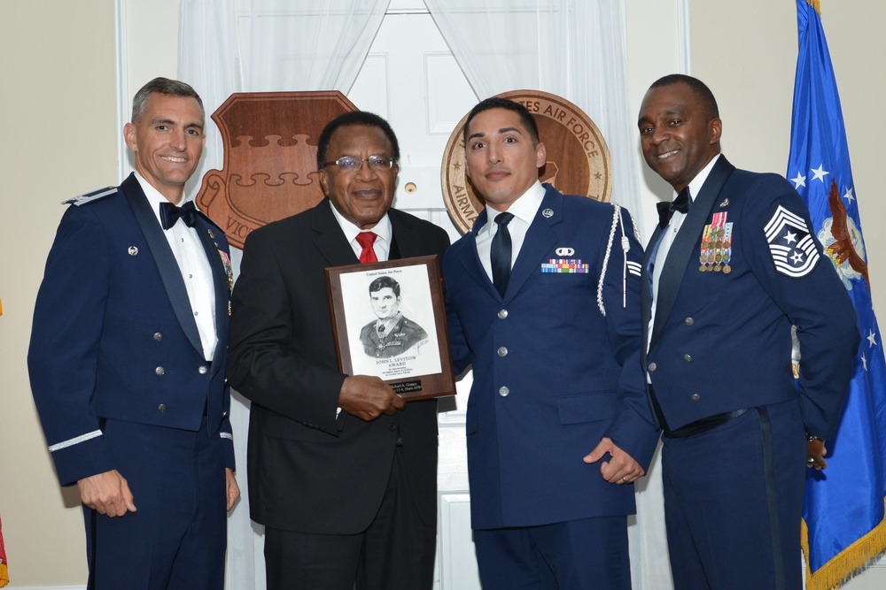 ALS Class 17-4 graduates