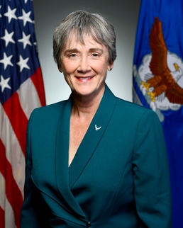 Official portrait -  Secretary of the Air Force Heather Wilson