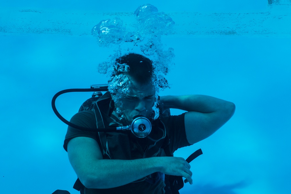 Ohio recon Marine tackles Combatant Divers Course
