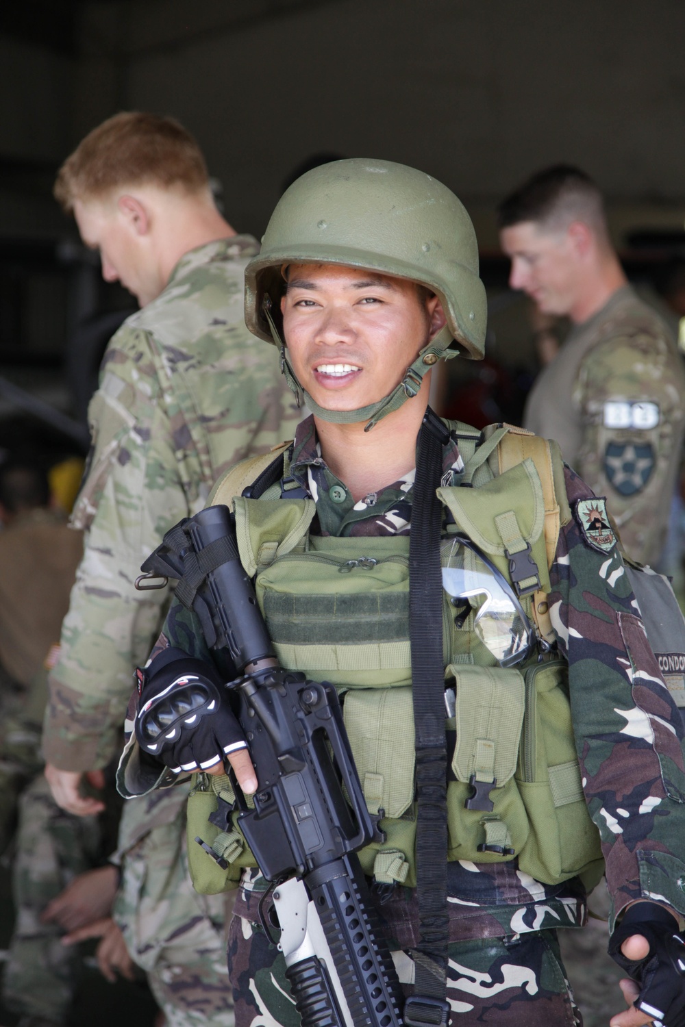 Philippine, U.S. service members train for hostage scenario during Balikatan