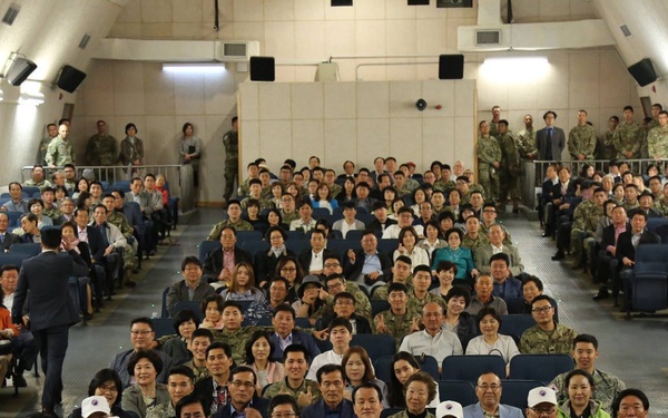 KATUSAs share daily life with families