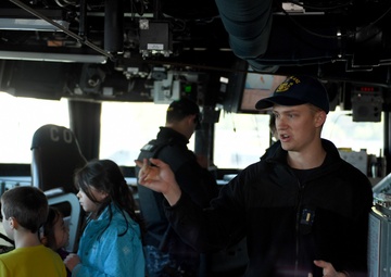 Juneau Alaska Hosts USS O'kane