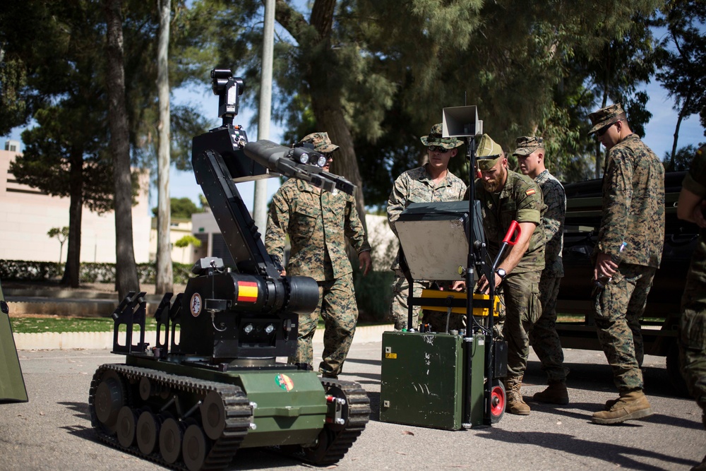 SPMAGTF-CR-AF Marines and Spanish Legion Engineers and EOD Share Skills