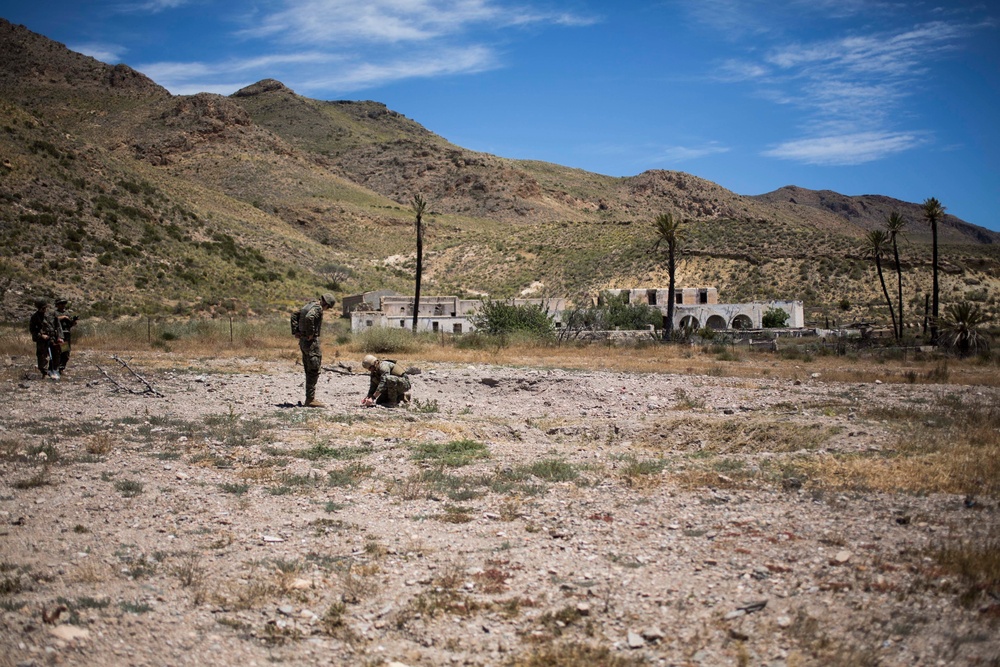 SPMAGTF-CR-AF Marines and Spanish Legion Engineers and EOD Share Skills