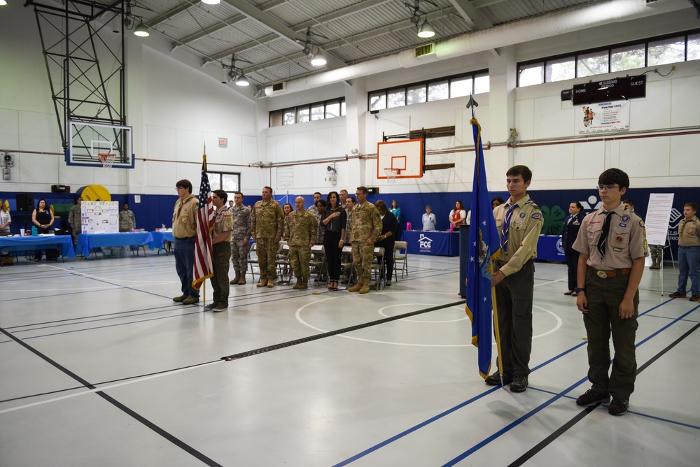 1st SOW Commander signs MOMC proclamation