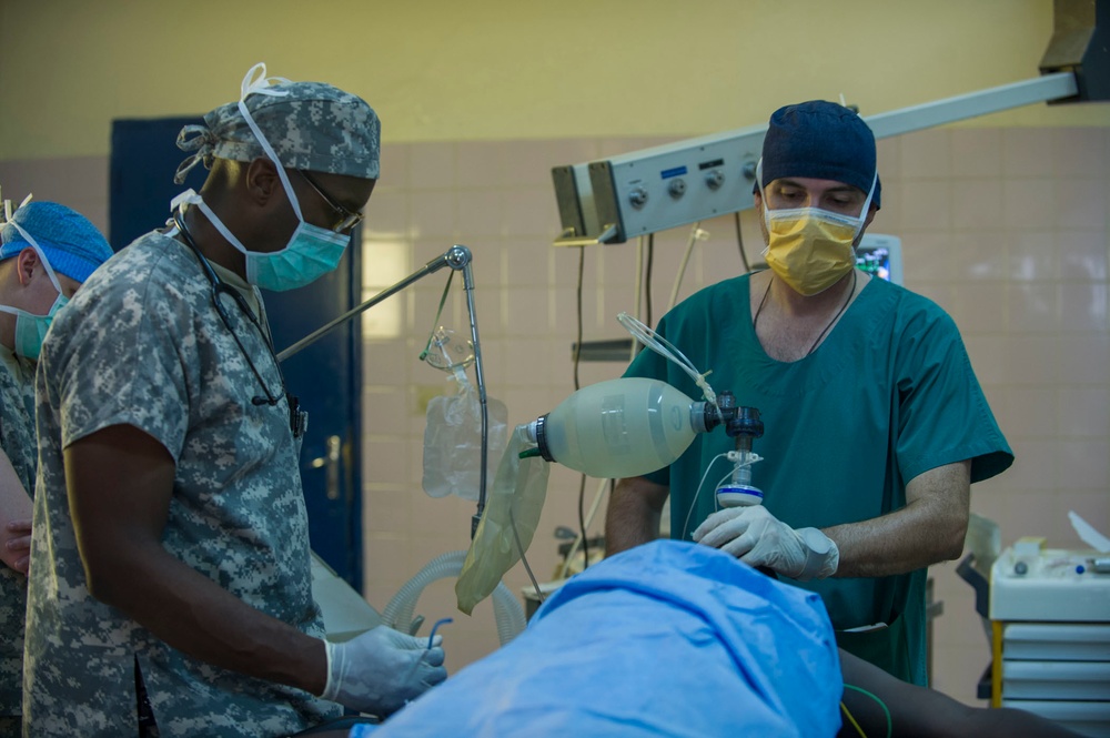 American, Chadian medical professionals partner to treat patients, hone skills