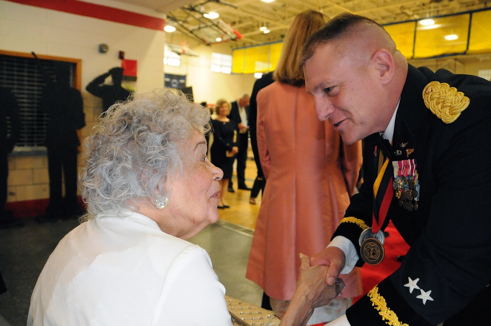 Veterans honored at dining out event