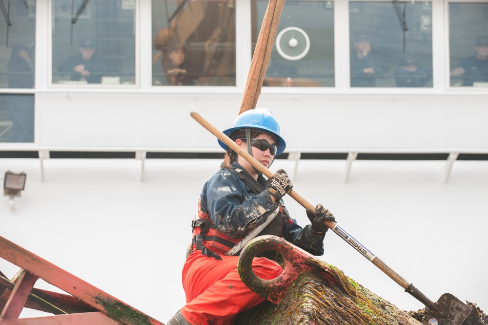 Coast Guard Cutter Oak's crew works buoys near Nantucket