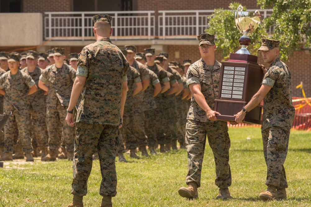 2/6 receives Chesty Puller award