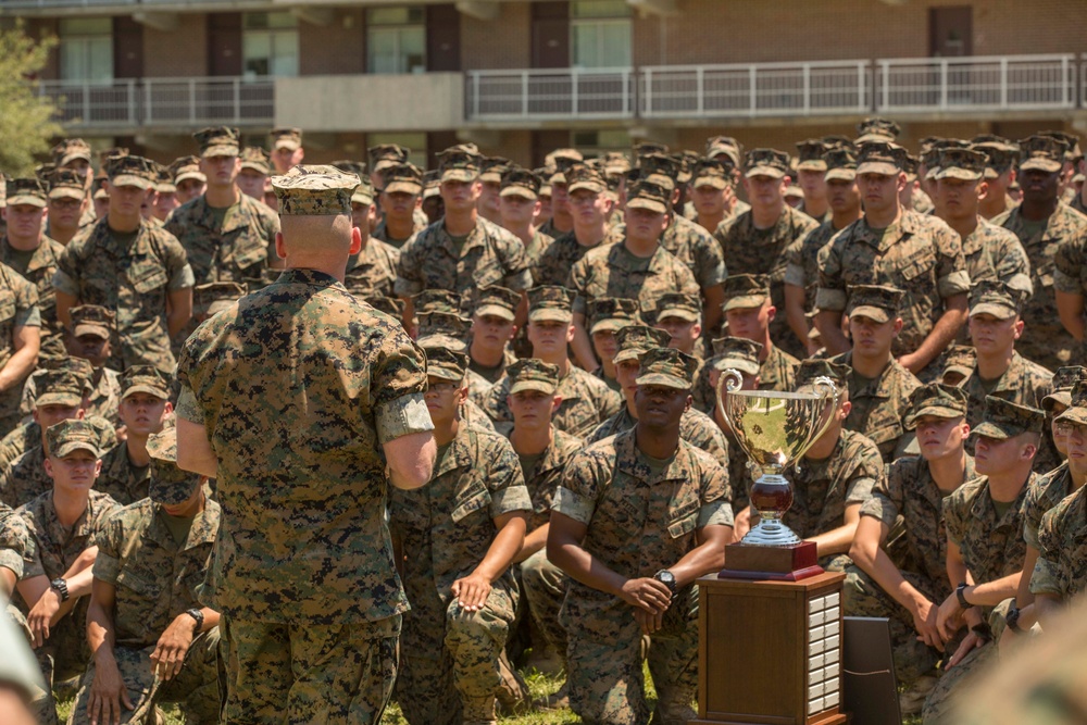 2/6 receives Chesty Puller award