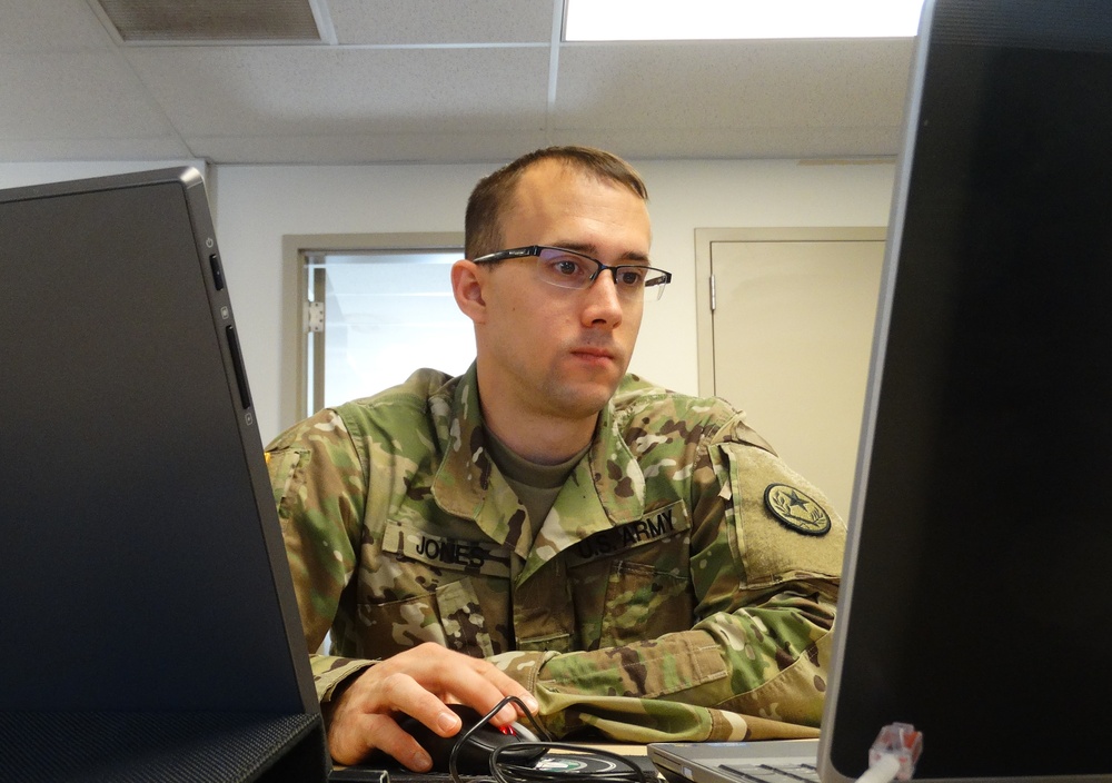Exercise Cyber Shield 17 Tests 102nd Information Operations Battalion Soldiers